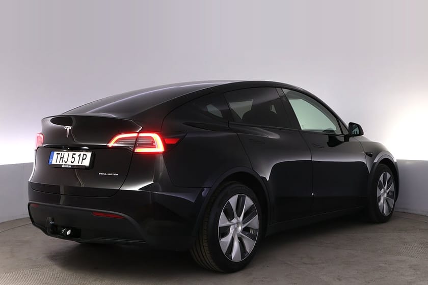 Bild 5 av Tesla Model Y Long Range AWD Autopilot Pano Drag