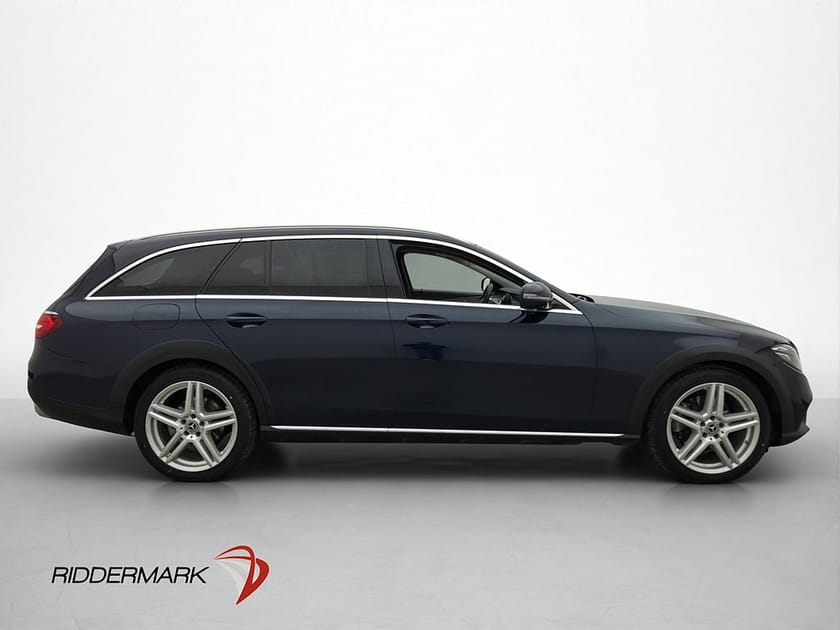 Bild 4 av Mercedes-Benz E 220 d 4MATIC All-Terrain E220 4M Pano Drag HUD Burmester