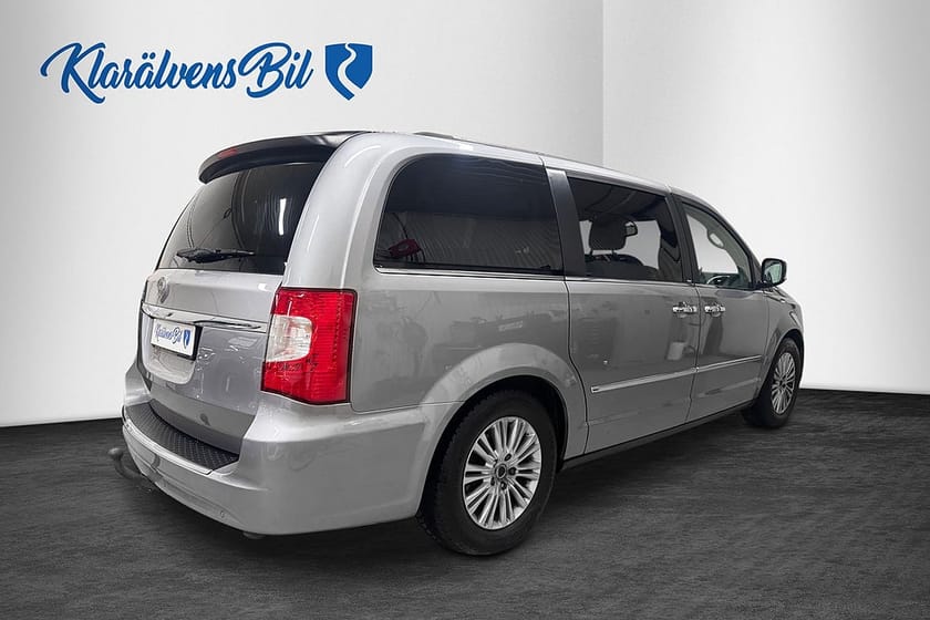 Bild 5 av Lancia Voyager 2.8 LX 7-Sits Stow n Go (178hk) Drag Navi Kamera Tv