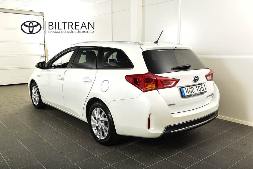 Bild 3 av Toyota Auris Touring Sports Hybrid Kombi 1.8 Elhybrid Edition 50 Backkamera Navi M&K