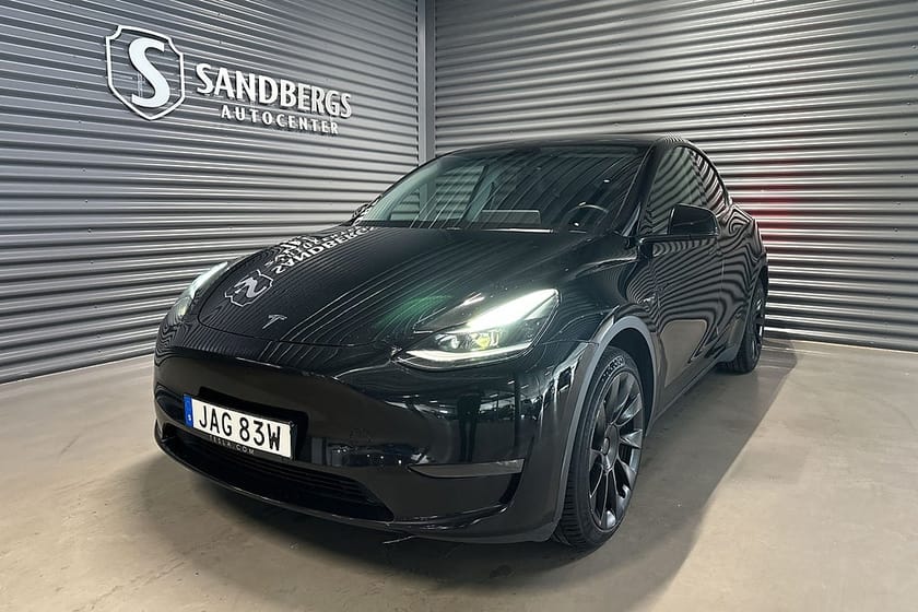 Bild 1 av Tesla Model Y Long Range AWD 514hk Backkamera Panorama Drag