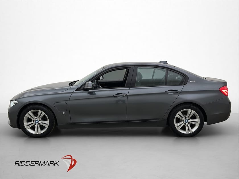 Bild 5 av BMW 330e Sedan 252hk Sport line HiFi Navigation P-Sensorer