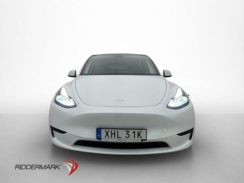 Bild 3 av Tesla Model Y Standard Range RWD Autopilot Pano Drag MOMS