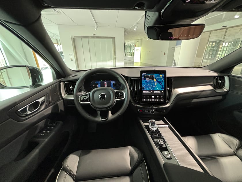 Bild 5 av Volvo XC60 T6 Plus Black Nordic Edition
