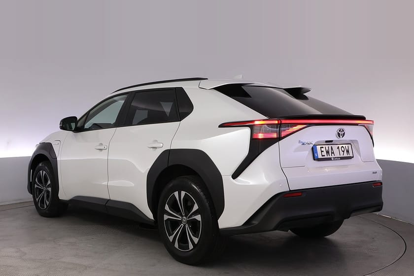 Bild 4 av Toyota bZ4X 71.4 kWh AWD Style Elstol Kamera Navi