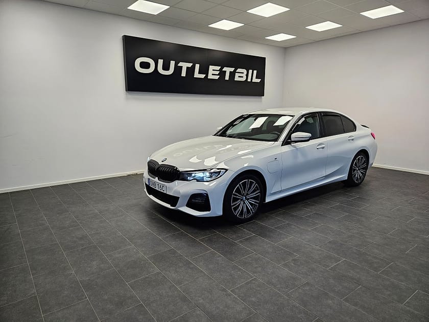 Bild 1 av BMW 330e Sedan M Sport Steptronic 292hk Navi Backkamera Drag