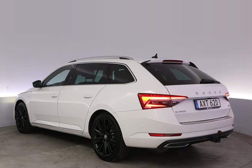 Bild 4 av Škoda Superb iV Kombi Skoda Combi PHEV L&K Business Drag Pano Canton