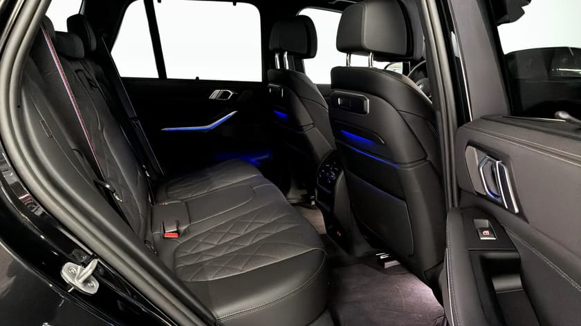 Bild 5 av BMW X5 xDrive50e M Sport Pro Pano HUD H&K 360 Sky Lounge