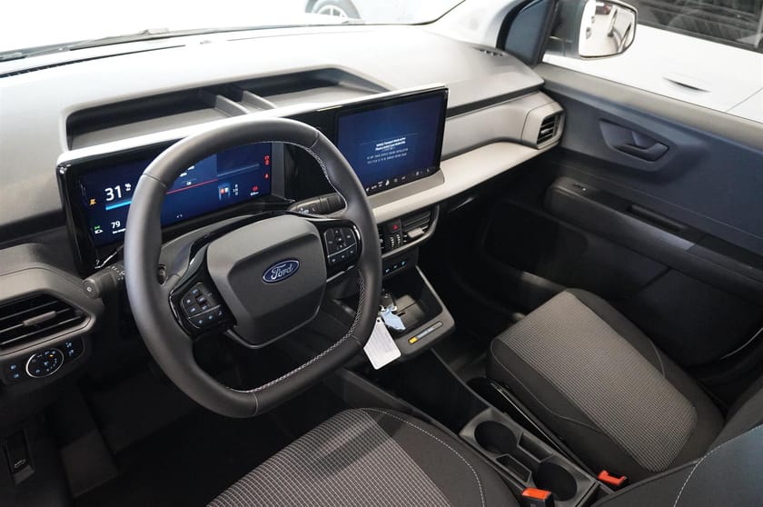 Bild 2 av Ford E-Transit Courier Skåp Trend Elmotor 100 kW 136hk 1-Vxl