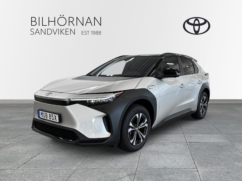 Bild 1 av Toyota bZ4X AWD Style Edition Panorama Bitone Vinterhjul Drag