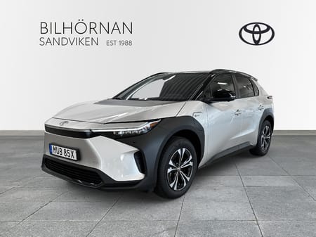 Toyota bZ4X AWD Style Edition Panorama Bitone Vinterhjul Drag