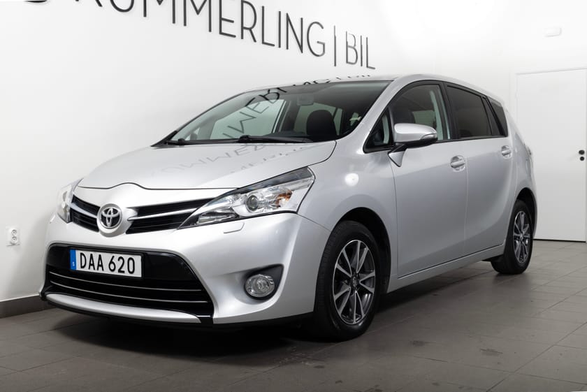 Bild 2 av Toyota Verso 2.0 D-4D Manuell 126hk 7-sits Pano/Bkamera/Drag