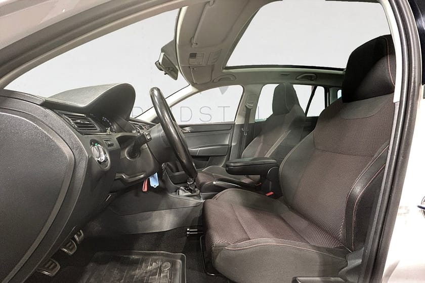 Bild 3 av Škoda Rapid Spaceback 1.2 TSI  105 HK NAVI PANO 514KR/ÅR 0.43L/MIL