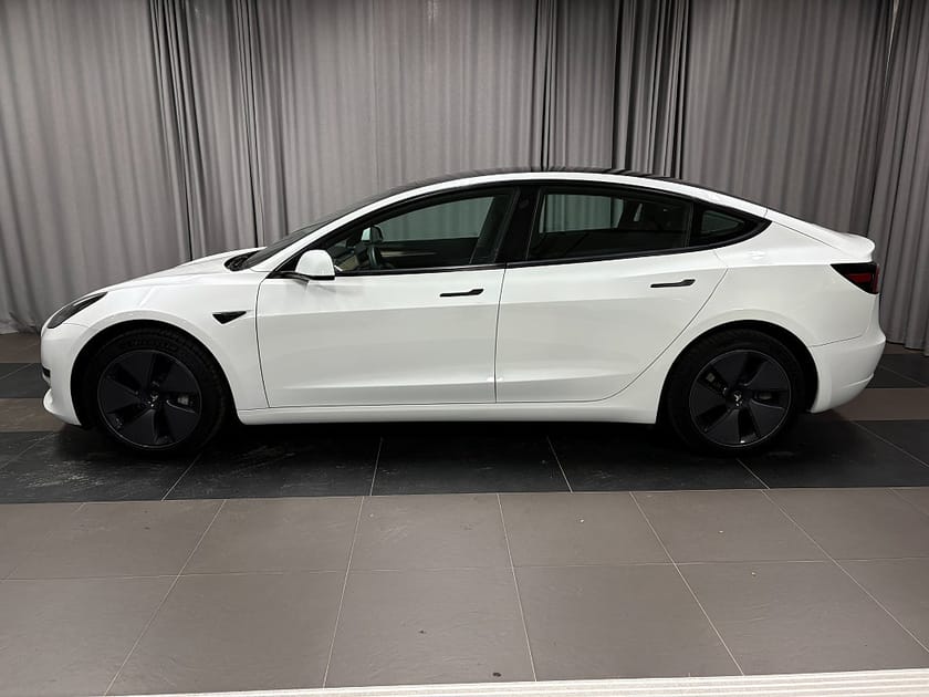 Bild 3 av Tesla Model 3 Standard Range RWD Autopilot MOMS
