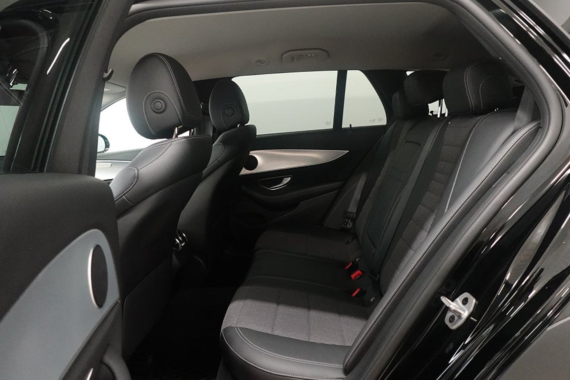 Mercedes-Benz E 2020, photo 5/33