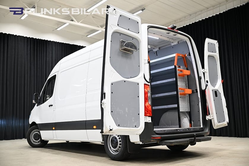 Bild 2 av Mercedes-Benz Sprinter 211 CDI FWD Panel Van 9G 114HK Servicebil|Inredd|Drag|Värmare|EnÄgare