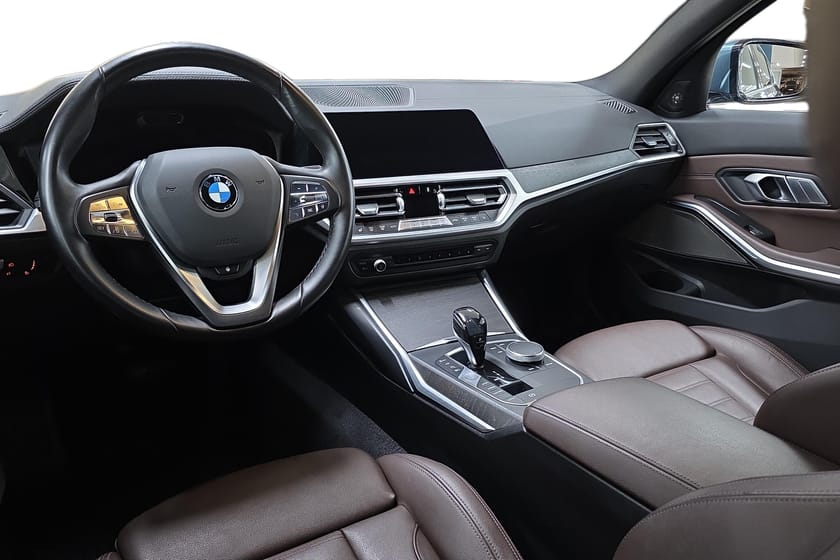 Bild 2 av BMW 330e Sedan Plug Hybrid Luxury Line 7 Skinn/vinterhjul/elstolminne