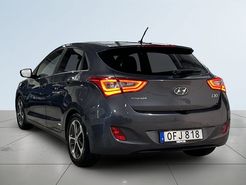 Bild 5 av Hyundai i30 5-dörrar 1.6 CRDi Premium Rattvärme Mvärm Psens SoV
