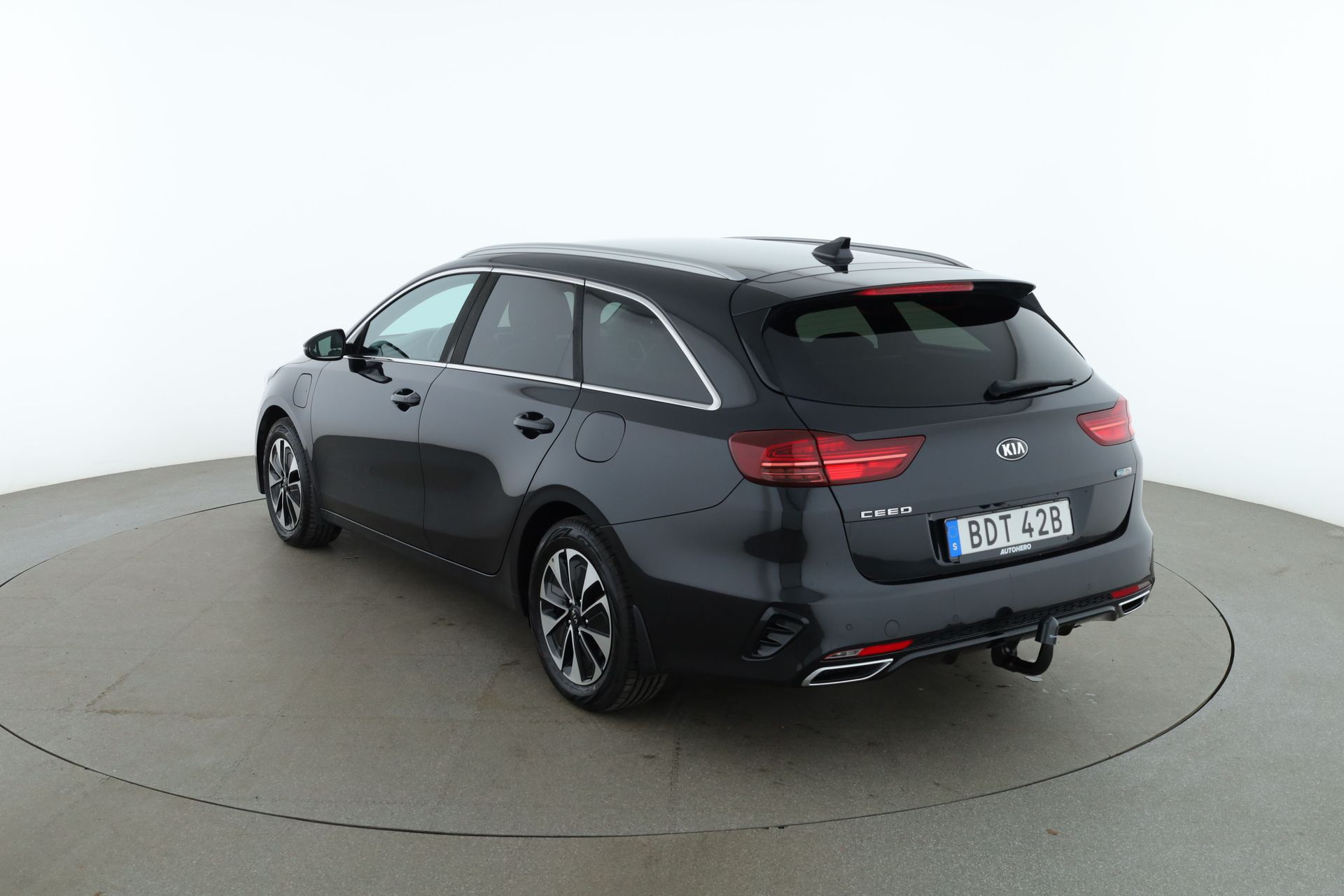 Kia Ceed Sportswagon Plug-in Hybrid 2020, bild 3/10