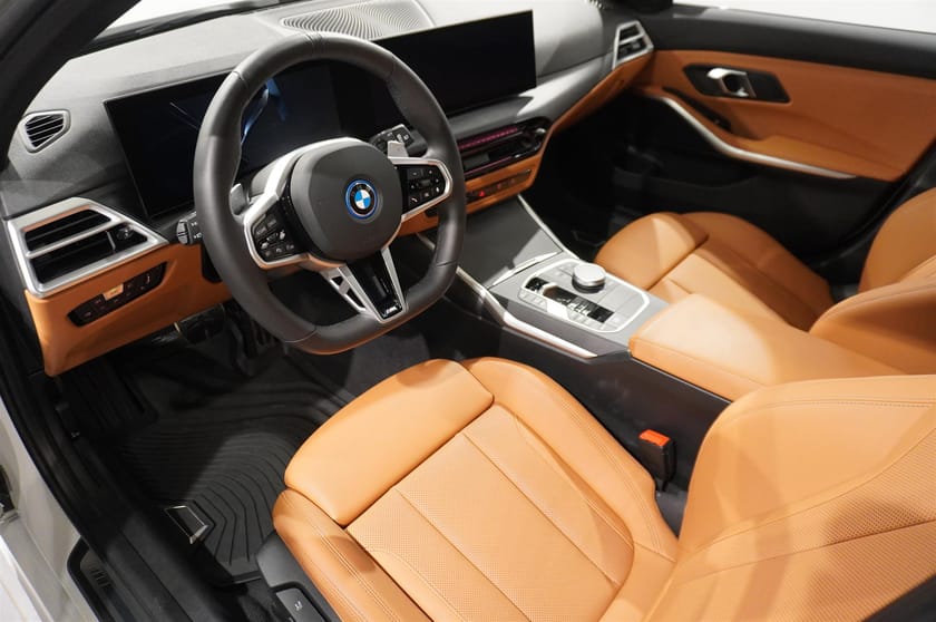 Bild 4 av BMW 330e xDrive Touring M Sport Active Edt. Drag HiFi Fartpilot PA 19