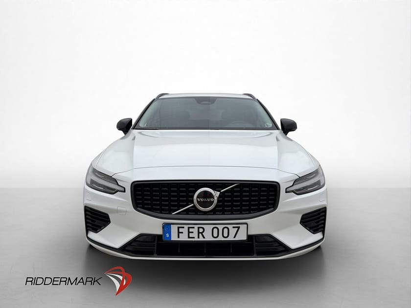 Bild 2 av Volvo V60 Recharge T6 AWD Plus Dark Värmare Kamera Drag