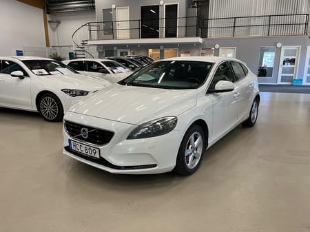 Volvo V40 D3 Momentum Business Edition Pro (drag) 2.99% Ränta