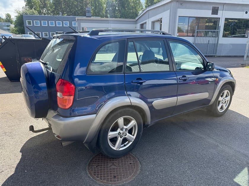 Bild 3 av Toyota RAV4 2.0 VVT-i 150HK 4X4 WIDEBODY / DRAG