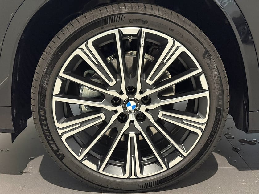 Bild 5 av BMW iX1 xDrive30 M Sport Innovation Drag Adpt Farth 20"