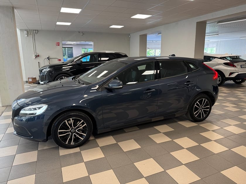 Bild 2 av Volvo V40 D4 Geartronic Momentum VOC Drag 190 Hk