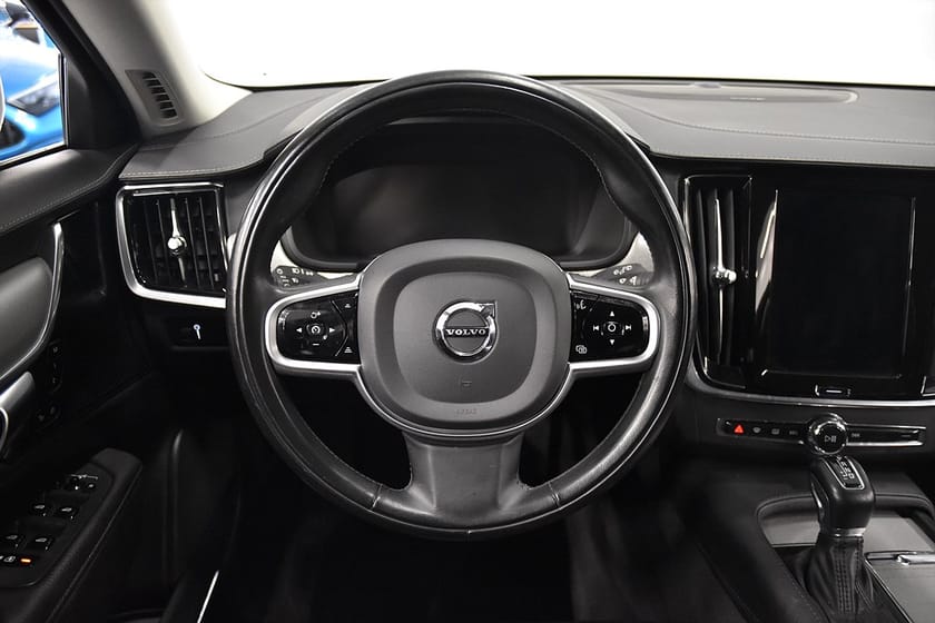 Bild 2 av Volvo V90 D4 Inscription Drag Skinn H/K 360° D-Värm 190hk