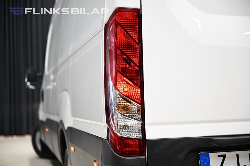 Bild 3 av Iveco Daily 35-140 Van 136HK XXL-Skåp|Automat|Webasto|3.5ton-dragvikt|Leasebar