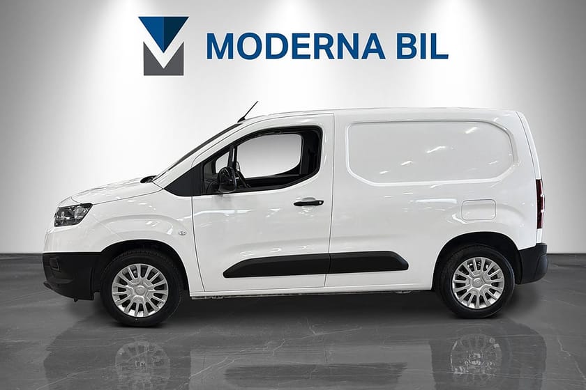 Bild 2 av Toyota ProAce City 1.2 Turbo 130hk Automat Moms B-kam Apple CarPlay