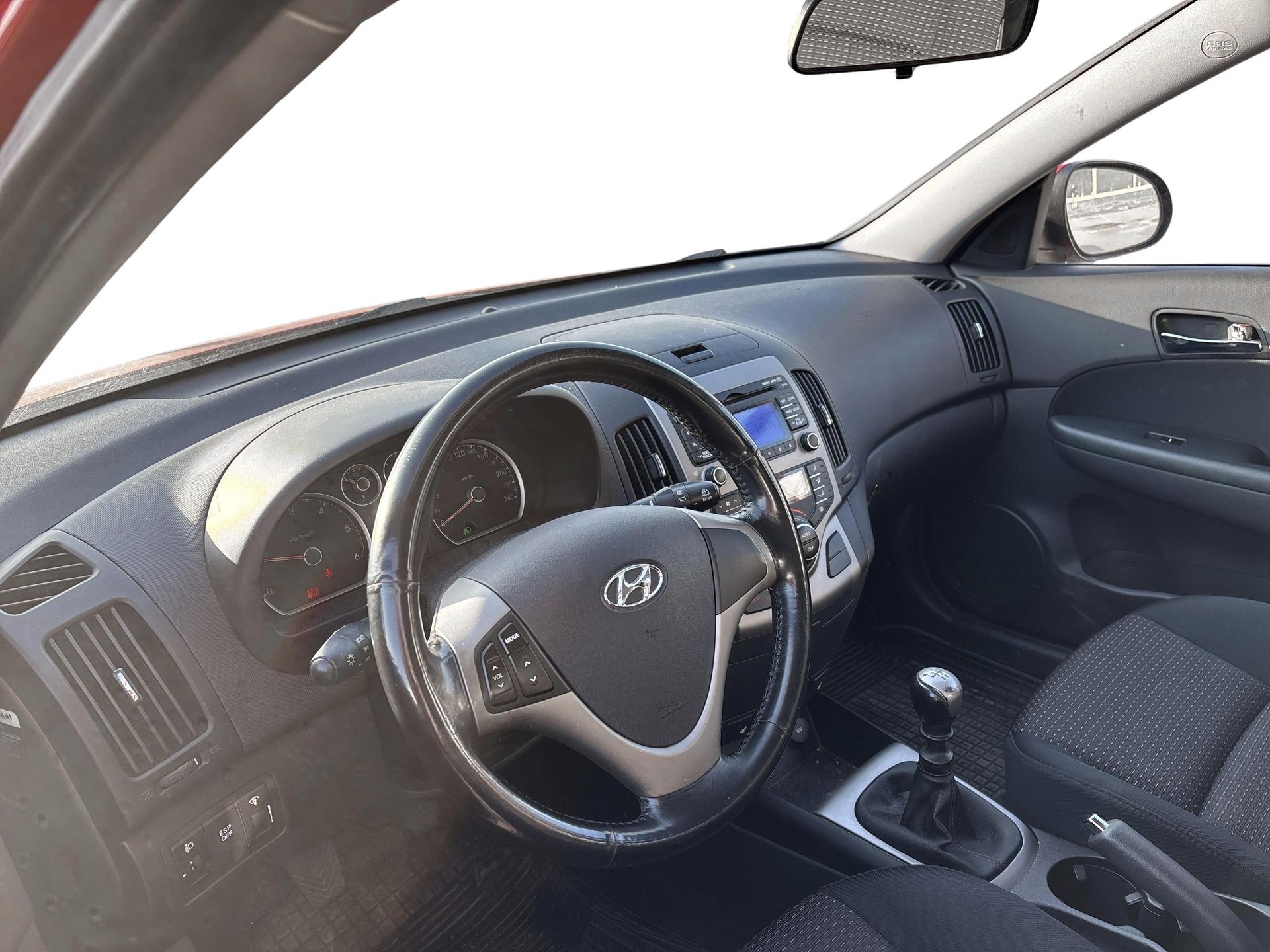 Hyundai i30 1.6 CRDi 2008, kuva 6/9
