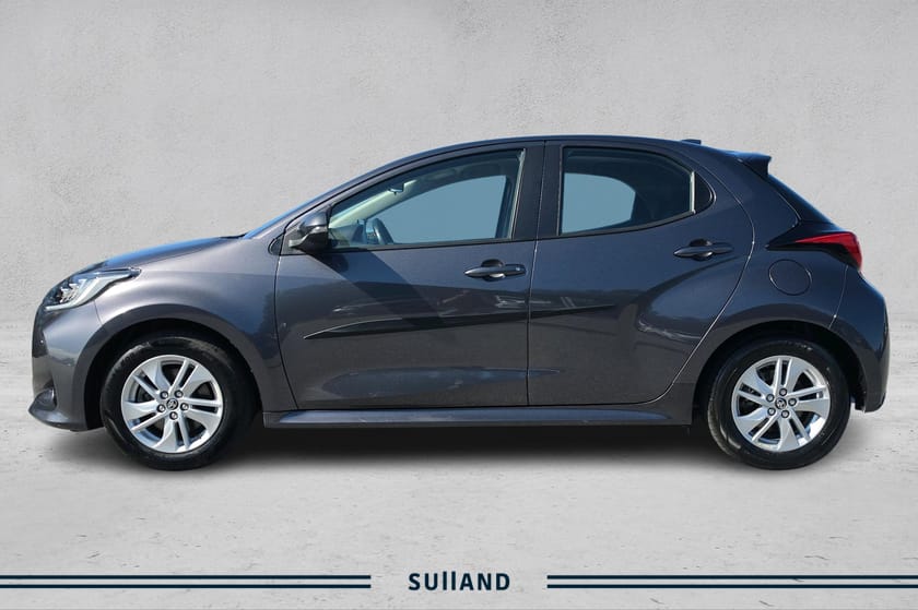Bilde 2 av Toyota Yaris Hybrid // R.kam // DAB+ // 2 hjulsett // S.historikk