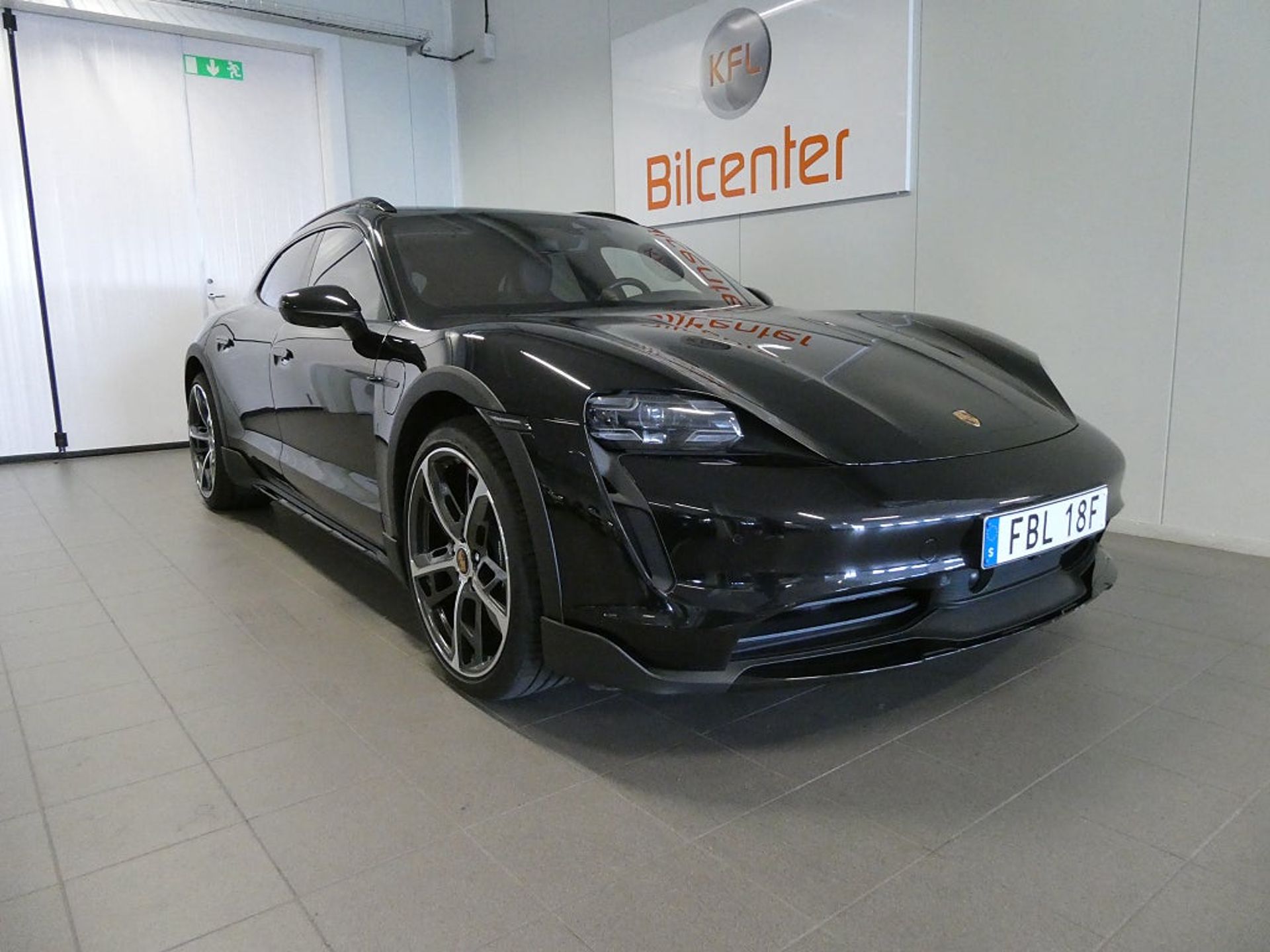 Porsche Taycan 4 Cross Turismo DD Chrono 2024, photo 3/10