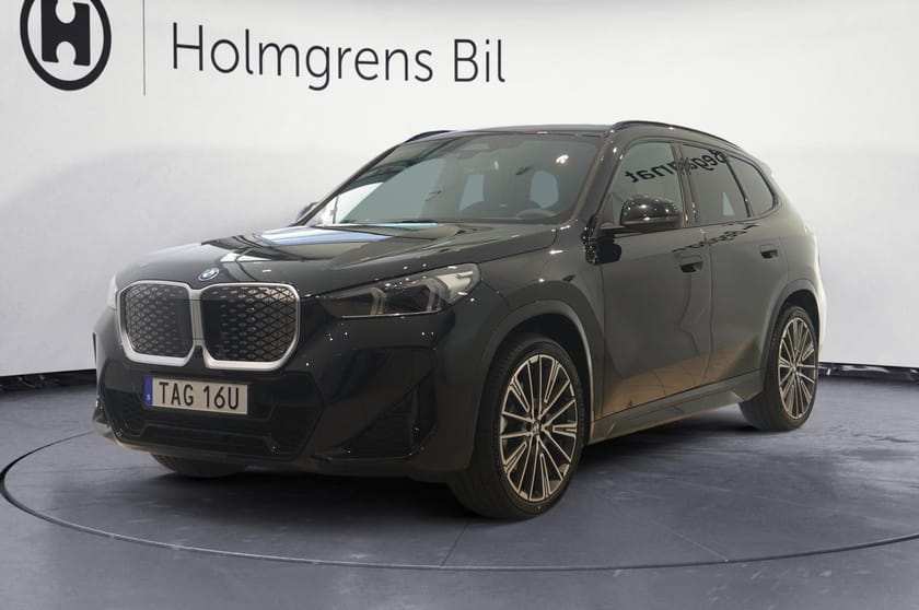 Bild 1 av BMW iX1 xDrive30 M Sport Business Ed Drag DA HUD