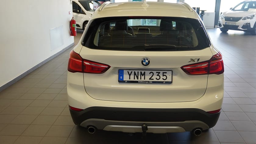 Bild 4 av BMW X1 xDrive20i Steptronic/xLine/DRAGKROK/NAVI/P-SENSOR