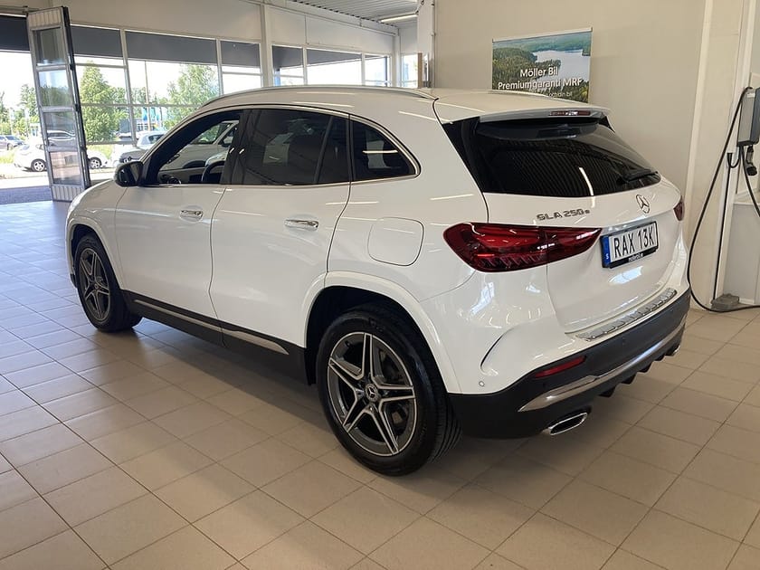 Bild 4 av Mercedes-Benz GLA 250 e e-hybrid Amg-Line B-Kamera Nav