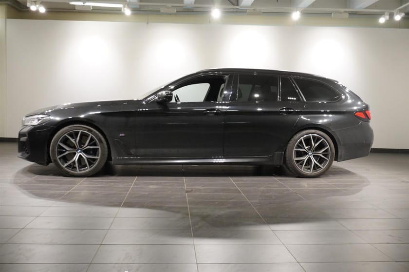 Bild 2 av BMW 530d xDrive Touring M Sport Innovation Panorama Drag H K DAP