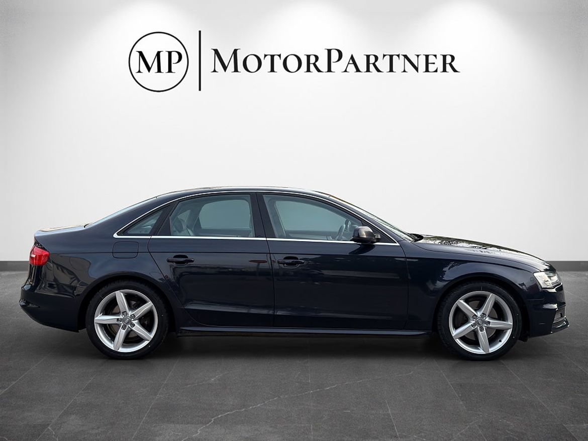 Audi A4 Sedan, bild 8 av 17