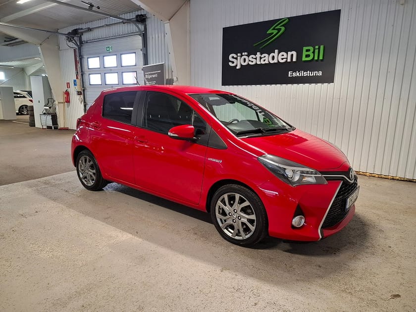 Bild 3 av Toyota Yaris Hybrid e-CVT Active Style Klima Farthållare Backkamera