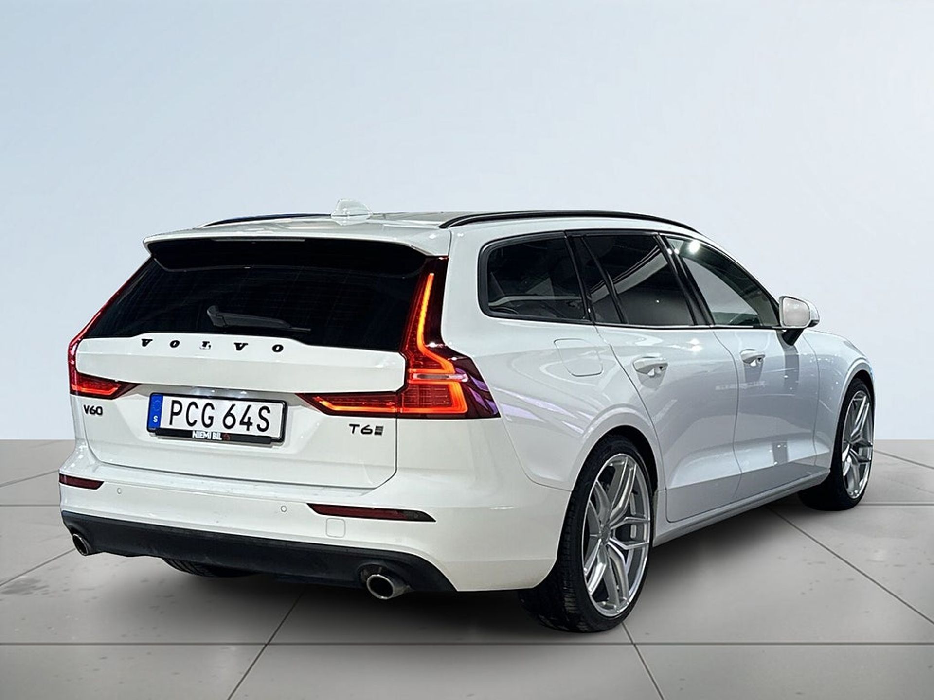 Volvo V60 2020, kuva 6/10