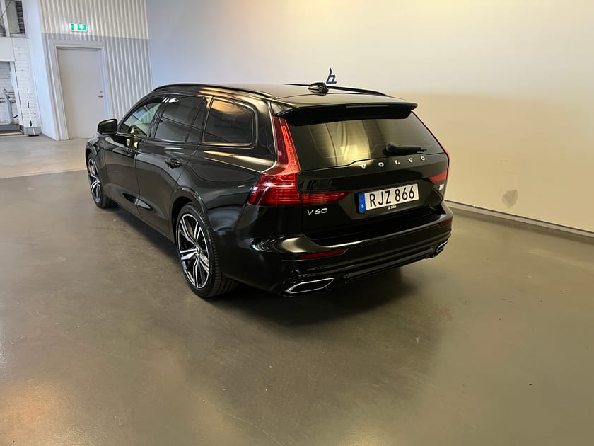Bild 3 av Volvo V60 Recharge T6 II R-Design/ Navigation/ Bakkamera/ 10.000kr Tillbehör/