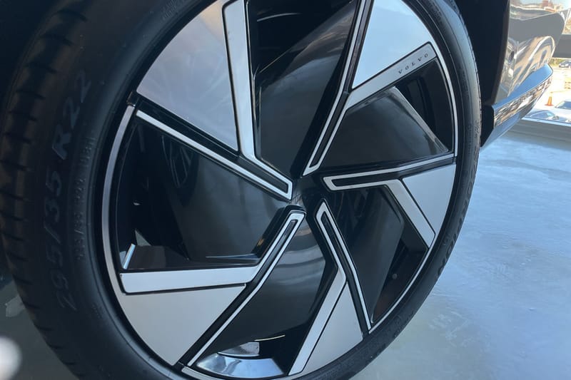 Volvo EX90