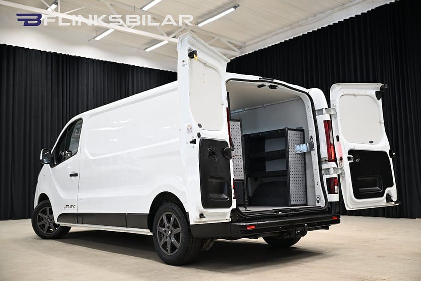 Bild 5 av Renault Trafic Skåpbil dCi 125HK L2 Inredd|Drag|Värmare|GPS|Backkamera|EnÄgare