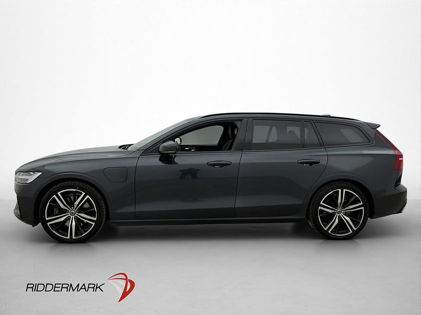 Bild 4 av Volvo V60 T6 AWD R-Design VOC H/K 360° HUD Skinn Navi Drag