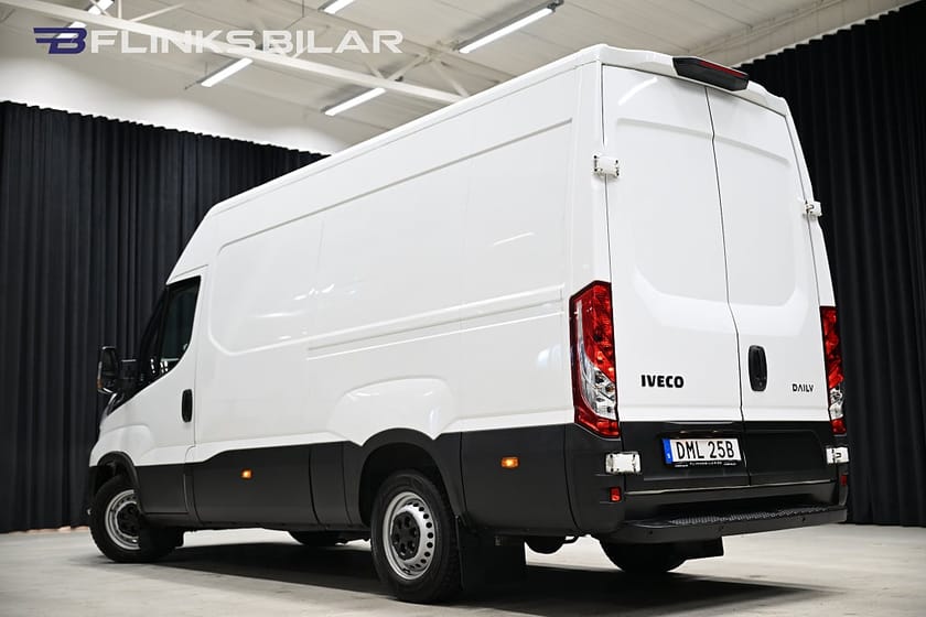 Bild 2 av Iveco Daily 35-140 Van 136HK Automat|Drag|Webasto|3.5ton-Dragvikt|Moms