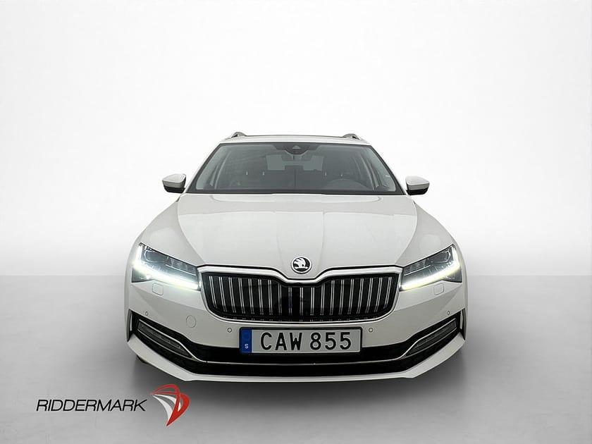 Bild 2 av Škoda Superb iV Kombi Skoda Plug-In Business L&K Pano 360° Canton Drag MOMS