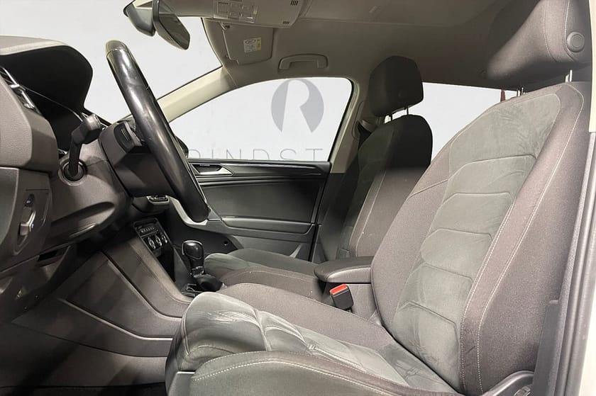 Bild 3 av Volkswagen Tiguan Allspace 7-sätes 2.0 TDI 190 HK DSG 4M GT R-LINE DRAG D-VÄRM 7SITS 20"
