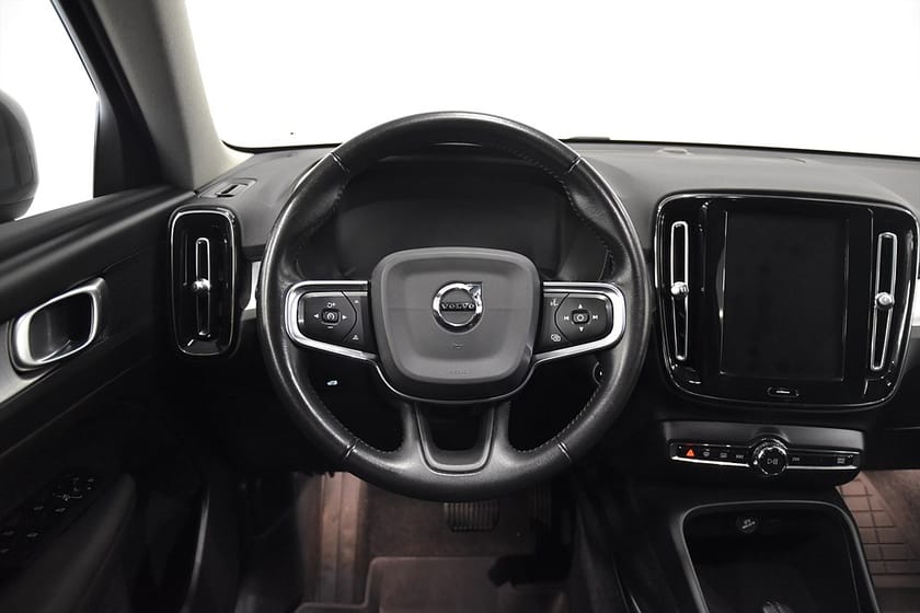 Bild 2 av Volvo XC40 D3 AWD Aut Momentum Drag D-Värm AdaptivF 150hk